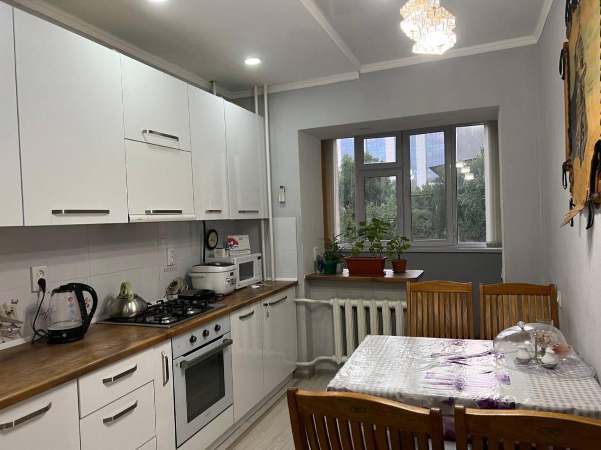 Downtown Homestay 비슈케크 외부 사진