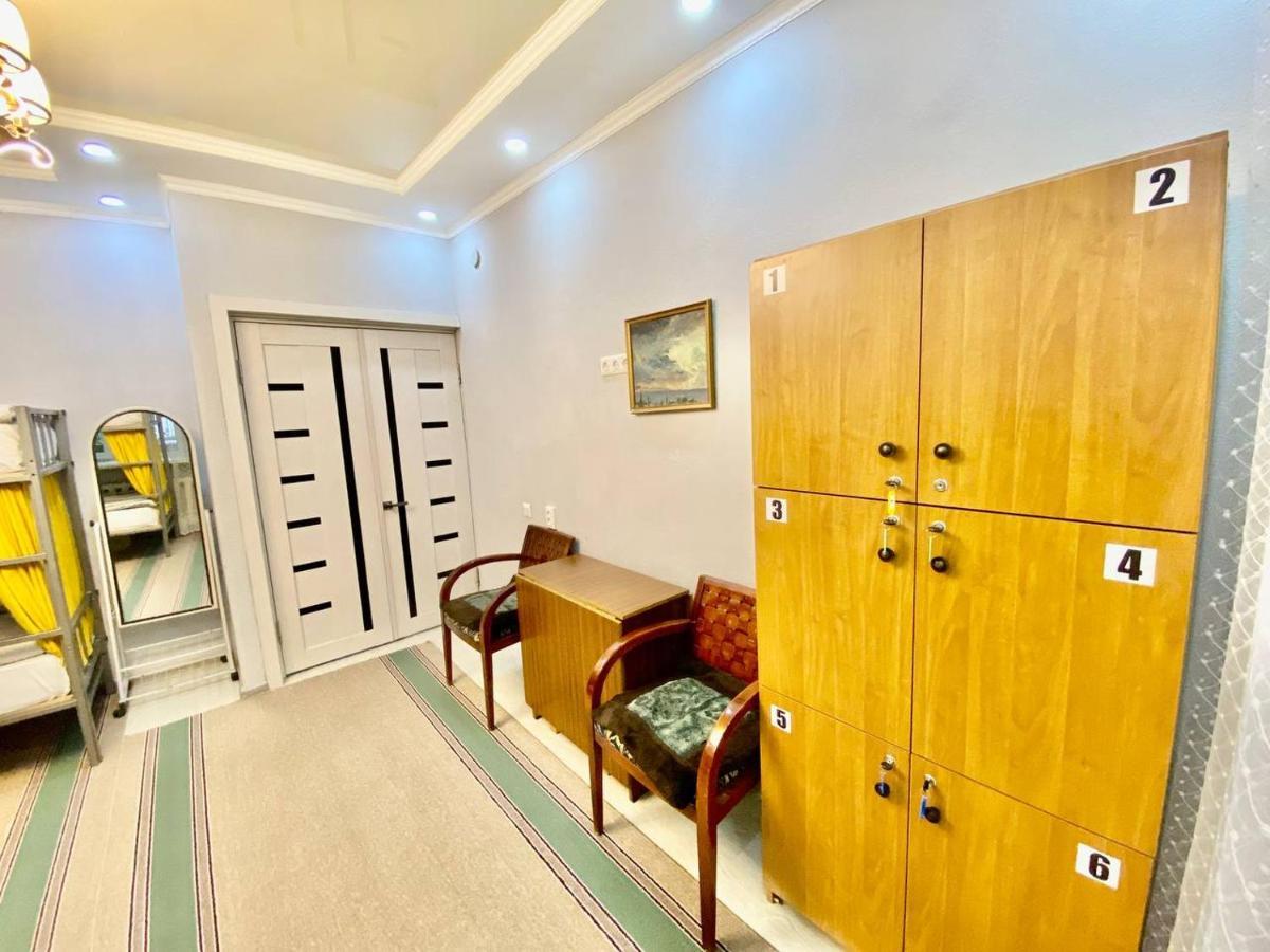 Downtown Homestay 비슈케크 외부 사진